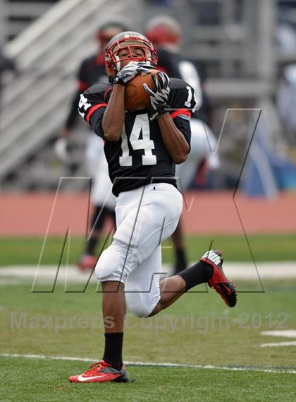 Thumbnail 1 in Wyomissing vs Imhotep Charter (PIAA Class AA Semifinal) photogallery.
