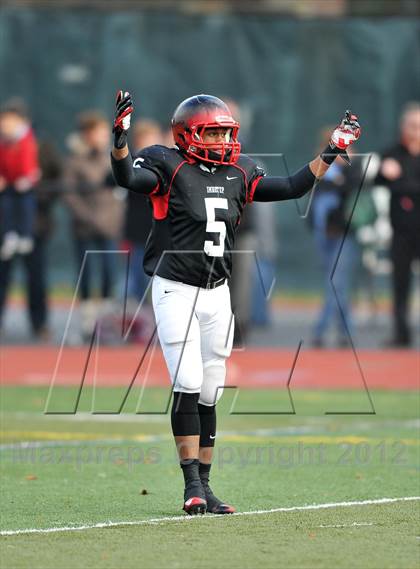 Thumbnail 2 in Wyomissing vs Imhotep Charter (PIAA Class AA Semifinal) photogallery.