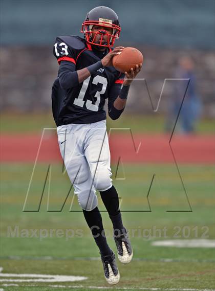 Thumbnail 2 in Wyomissing vs Imhotep Charter (PIAA Class AA Semifinal) photogallery.