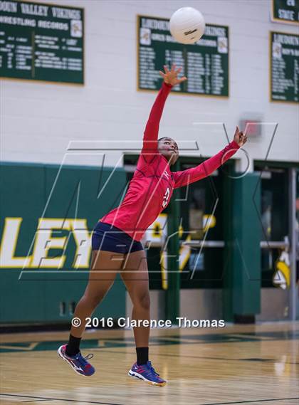 Thumbnail 1 in Park View @ Loudoun Valley photogallery.