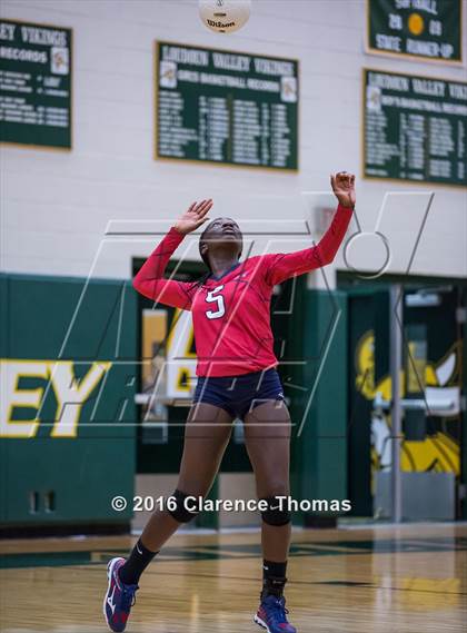 Thumbnail 1 in Park View @ Loudoun Valley photogallery.