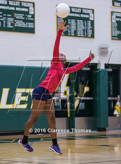 Thumbnail 2 in Park View @ Loudoun Valley photogallery.