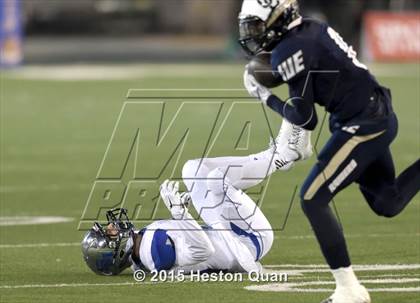 Thumbnail 3 in Central Catholic vs. San Marino (CIF State Small Schools Open Division Final) photogallery.