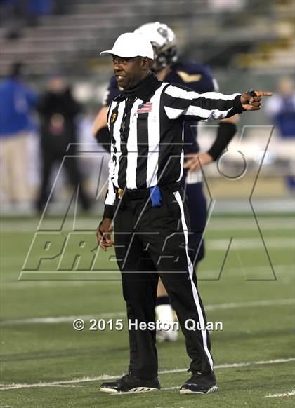 Thumbnail 2 in Central Catholic vs. San Marino (CIF State Small Schools Open Division Final) photogallery.