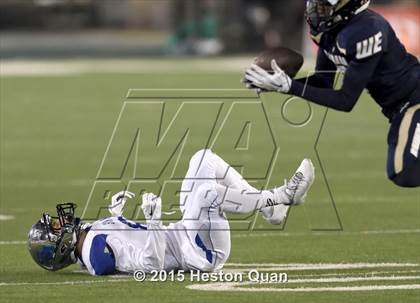 Thumbnail 2 in Central Catholic vs. San Marino (CIF State Small Schools Open Division Final) photogallery.
