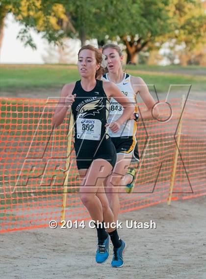 Thumbnail 3 in Clovis Invitational Division 2 5K Varsity Girls Race photogallery.