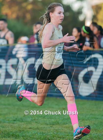 Thumbnail 2 in Clovis Invitational Division 2 5K Varsity Girls Race photogallery.