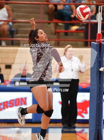 Thumbnail 3 in St. Anthony @ Jefferson photogallery.