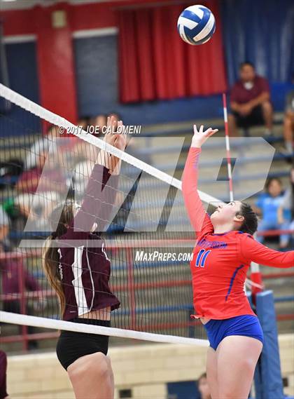 Thumbnail 2 in St. Anthony @ Jefferson photogallery.
