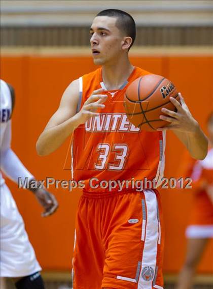 Thumbnail 1 in Warren vs. United (UIL 5A Regional Semifinal) photogallery.