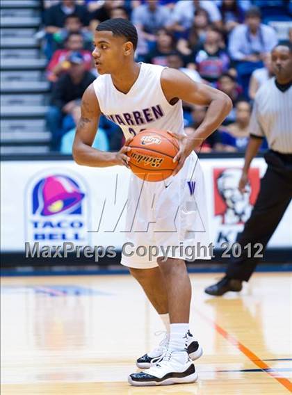 Thumbnail 2 in Warren vs. United (UIL 5A Regional Semifinal) photogallery.