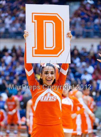 Thumbnail 2 in Warren vs. United (UIL 5A Regional Semifinal) photogallery.