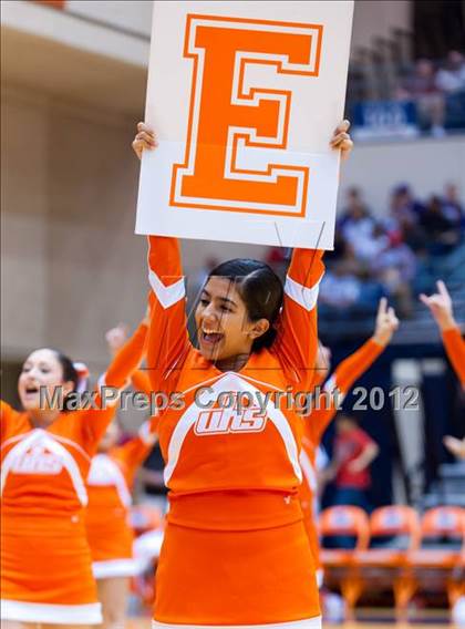 Thumbnail 3 in Warren vs. United (UIL 5A Regional Semifinal) photogallery.