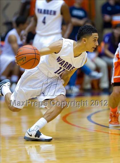 Thumbnail 1 in Warren vs. United (UIL 5A Regional Semifinal) photogallery.