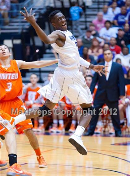 Thumbnail 2 in Warren vs. United (UIL 5A Regional Semifinal) photogallery.