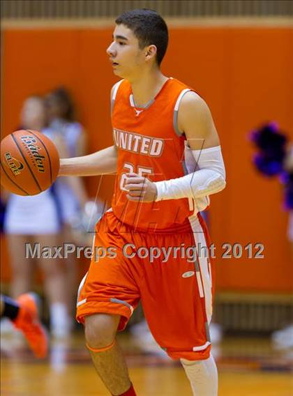 Thumbnail 1 in Warren vs. United (UIL 5A Regional Semifinal) photogallery.