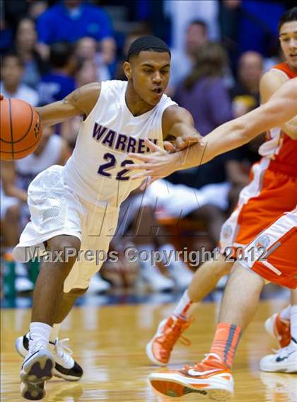 Thumbnail 3 in Warren vs. United (UIL 5A Regional Semifinal) photogallery.