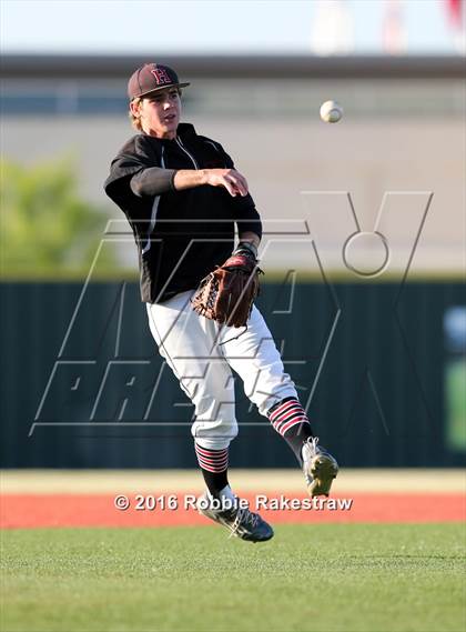 Thumbnail 2 in Poteet vs Rockwall-Heath (UIL 5A Regional Quarterfinal) photogallery.