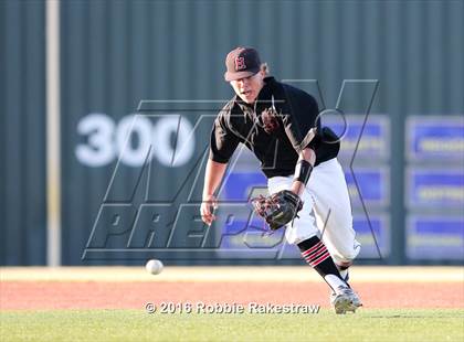 Thumbnail 3 in Poteet vs Rockwall-Heath (UIL 5A Regional Quarterfinal) photogallery.