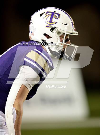 Thumbnail 2 in Southlake Carroll vs Timber Creek photogallery.