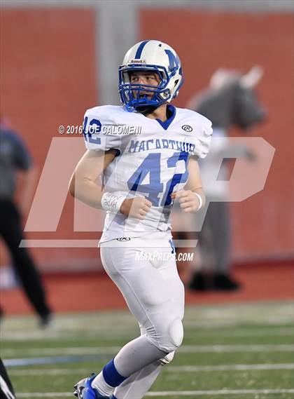 Thumbnail 1 in Roosevelt [Theodore] vs MacArthur [Douglas] photogallery.