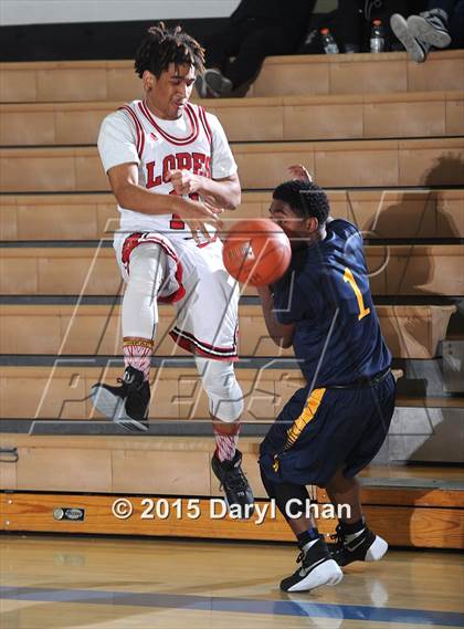 Thumbnail 3 in Warren @ Antelope Valley (MaxPreps Holiday Classic) photogallery.