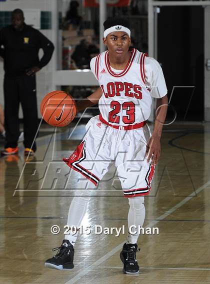 Thumbnail 3 in Warren @ Antelope Valley (MaxPreps Holiday Classic) photogallery.
