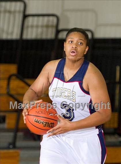 Thumbnail 2 in Klein Collins vs. North Shore (McDonald's Texas Invitational) photogallery.