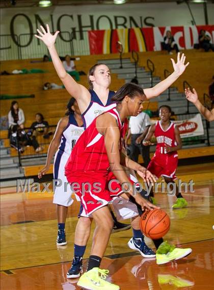 Thumbnail 2 in Klein Collins vs. North Shore (McDonald's Texas Invitational) photogallery.