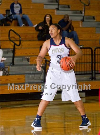 Thumbnail 3 in Klein Collins vs. North Shore (McDonald's Texas Invitational) photogallery.