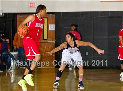 Thumbnail 1 in Klein Collins vs. North Shore (McDonald's Texas Invitational) photogallery.