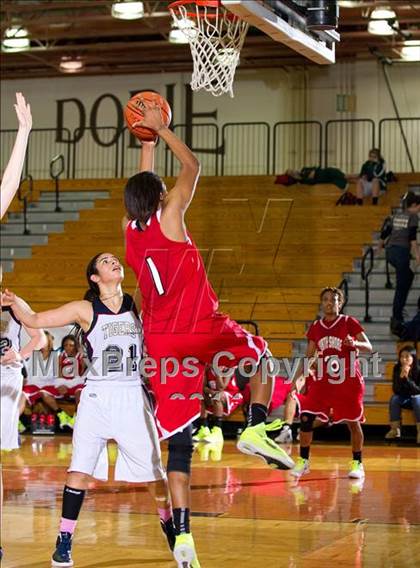 Thumbnail 1 in Klein Collins vs. North Shore (McDonald's Texas Invitational) photogallery.