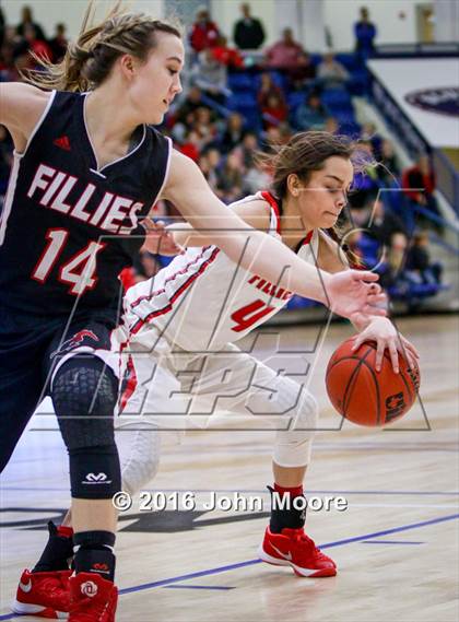 Thumbnail 3 in Denver City vs. Shallowater (UIL 3A Regional Quarterfinal) photogallery.