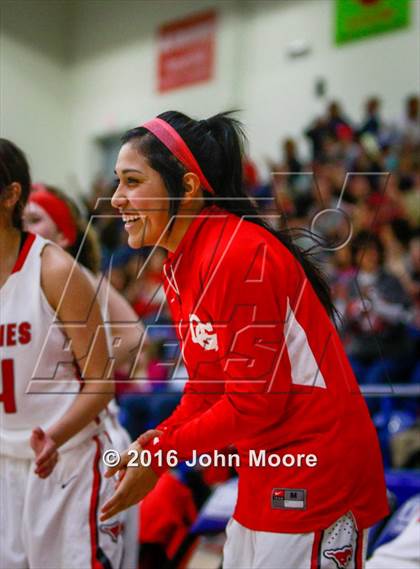 Thumbnail 1 in Denver City vs. Shallowater (UIL 3A Regional Quarterfinal) photogallery.