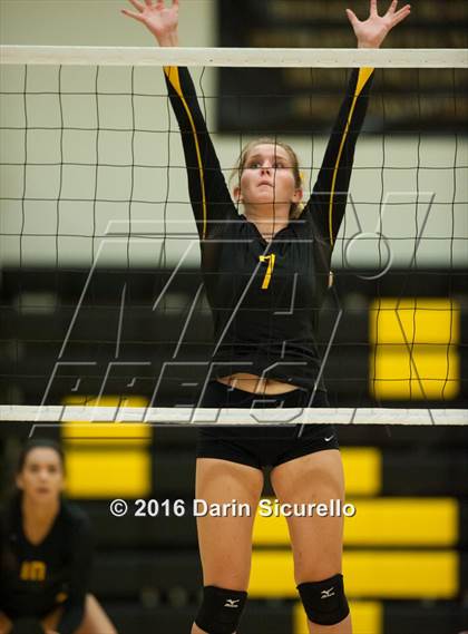 Thumbnail 2 in Seton Catholic @ Saguaro photogallery.