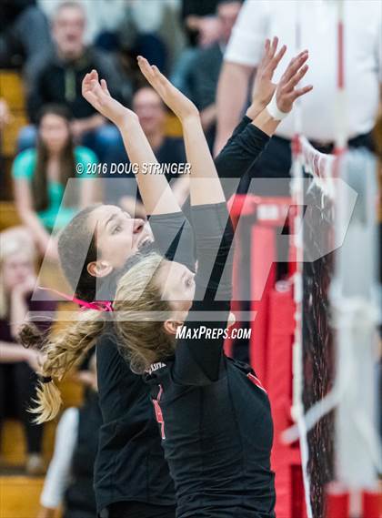 Thumbnail 2 in Redwood vs. Monte Vista (CIF-NCS Division 1 Final) photogallery.