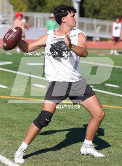 Thumbnail 2 in Burlingame @ Hillsdale (7v7 scrimmage) photogallery.