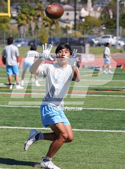 Thumbnail 1 in Burlingame @ Hillsdale (7v7 scrimmage) photogallery.
