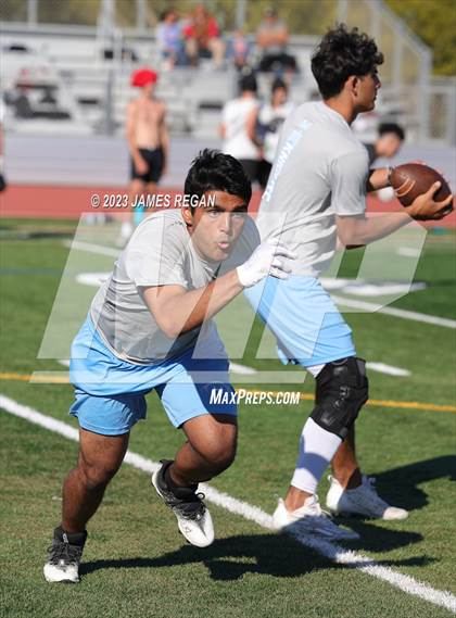 Thumbnail 3 in Burlingame @ Hillsdale (7v7 scrimmage) photogallery.