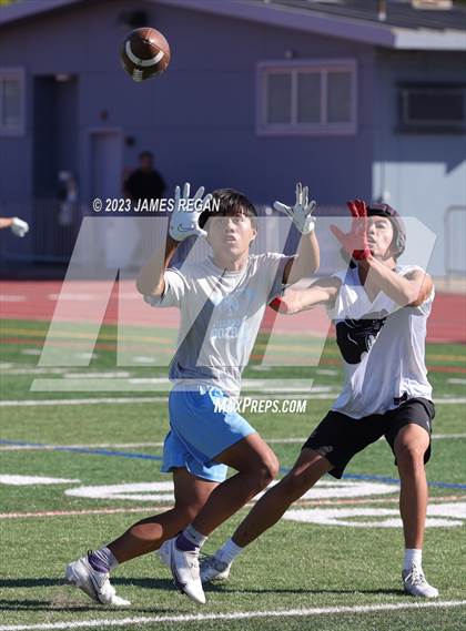 Thumbnail 2 in Burlingame @ Hillsdale (7v7 scrimmage) photogallery.
