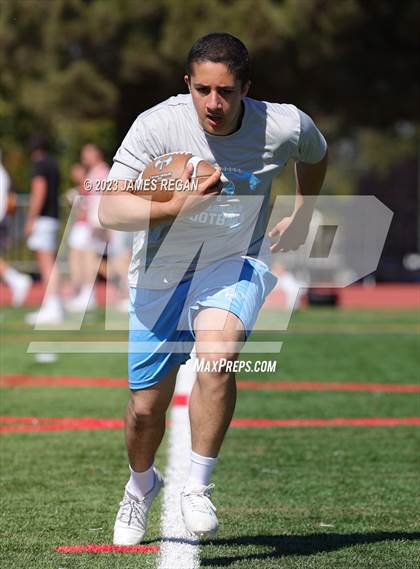 Thumbnail 3 in Burlingame @ Hillsdale (7v7 scrimmage) photogallery.