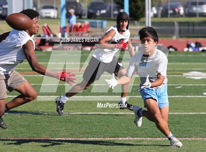 Thumbnail 2 in Burlingame @ Hillsdale (7v7 scrimmage) photogallery.