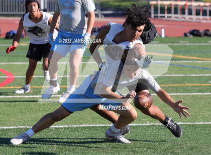 Thumbnail 3 in Burlingame @ Hillsdale (7v7 scrimmage) photogallery.