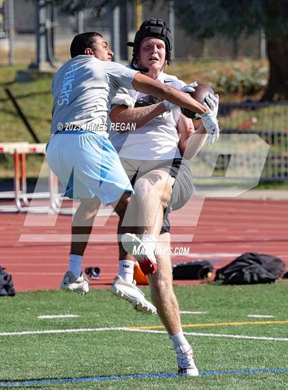 Thumbnail 2 in Burlingame @ Hillsdale (7v7 scrimmage) photogallery.