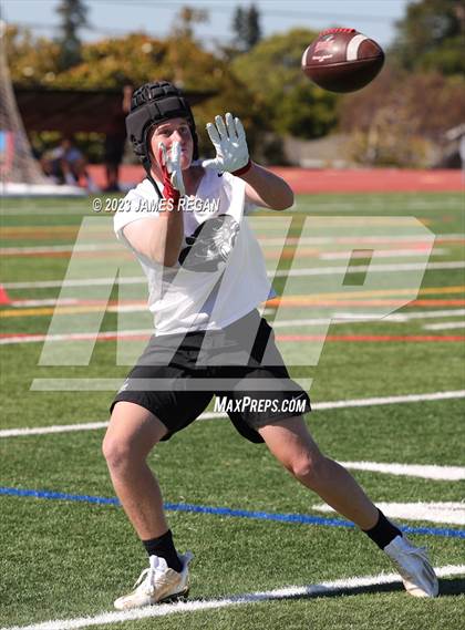 Thumbnail 3 in Burlingame @ Hillsdale (7v7 scrimmage) photogallery.