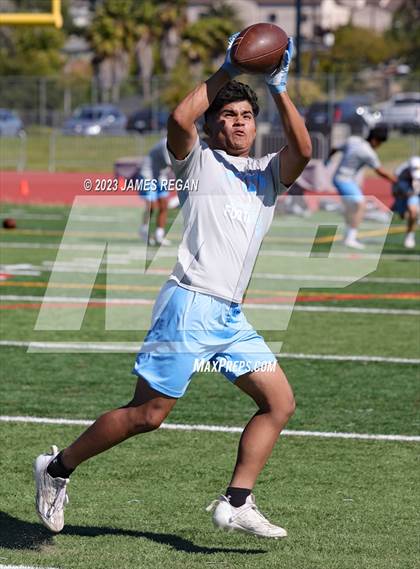 Thumbnail 3 in Burlingame @ Hillsdale (7v7 scrimmage) photogallery.
