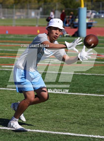Thumbnail 2 in Burlingame @ Hillsdale (7v7 scrimmage) photogallery.