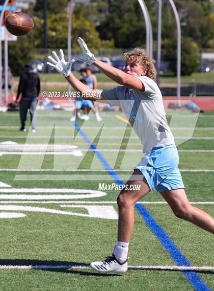Thumbnail 1 in Burlingame @ Hillsdale (7v7 scrimmage) photogallery.