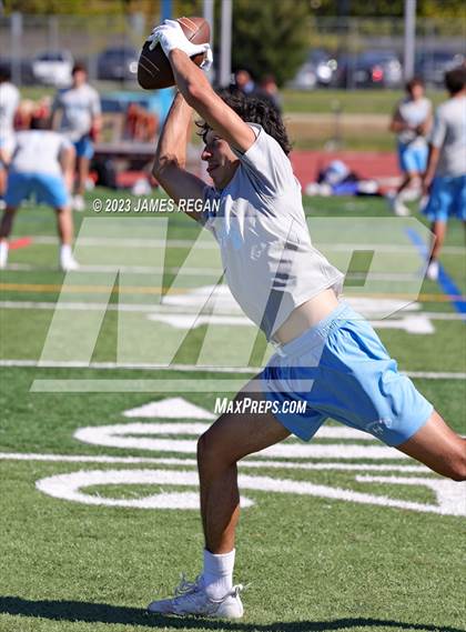 Thumbnail 2 in Burlingame @ Hillsdale (7v7 scrimmage) photogallery.