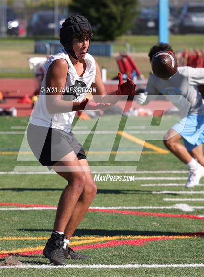 Thumbnail 1 in Burlingame @ Hillsdale (7v7 scrimmage) photogallery.